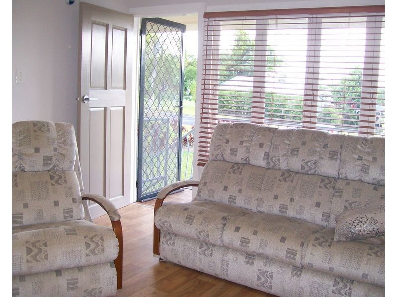 5 Walnut Street, Goondi Hill QLD 4860