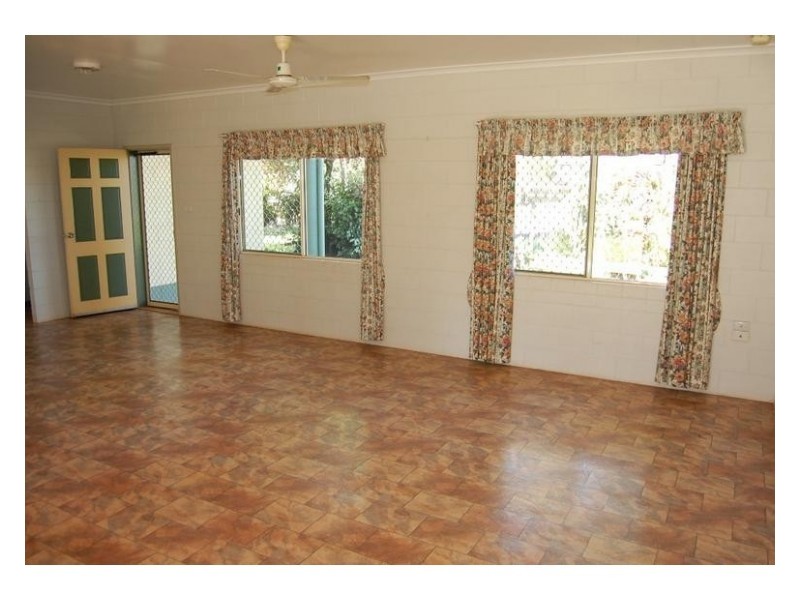 6 Foxwood Avenue, Wangan QLD 4871