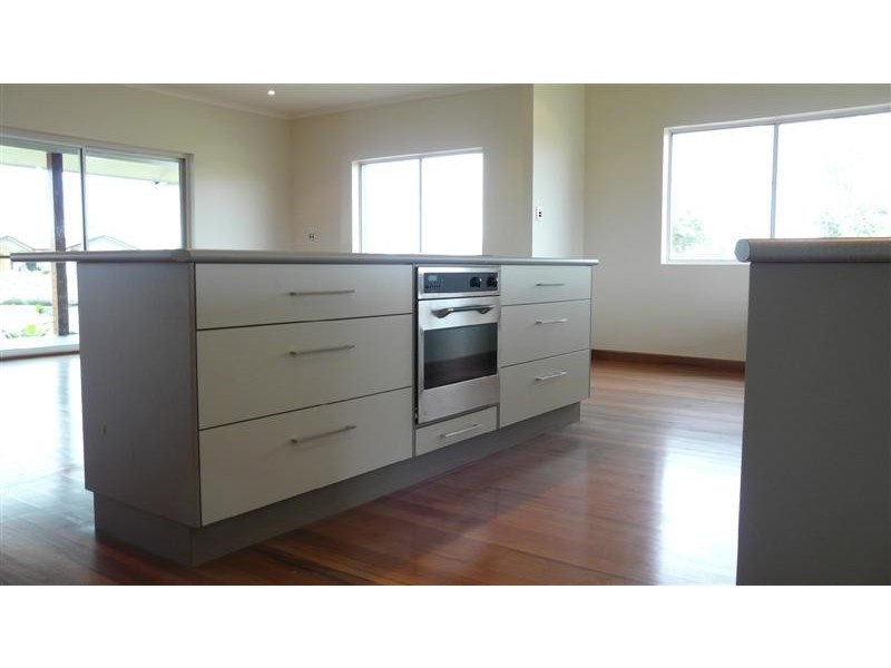 233 Etty Bay Road, Etty Bay QLD 4858