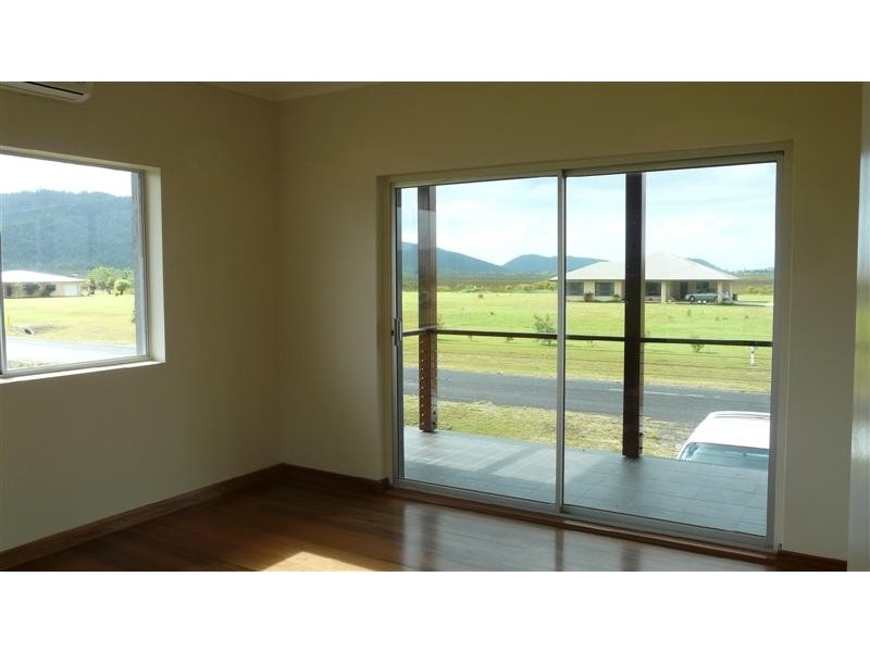 233 Etty Bay Road, Etty Bay QLD 4858