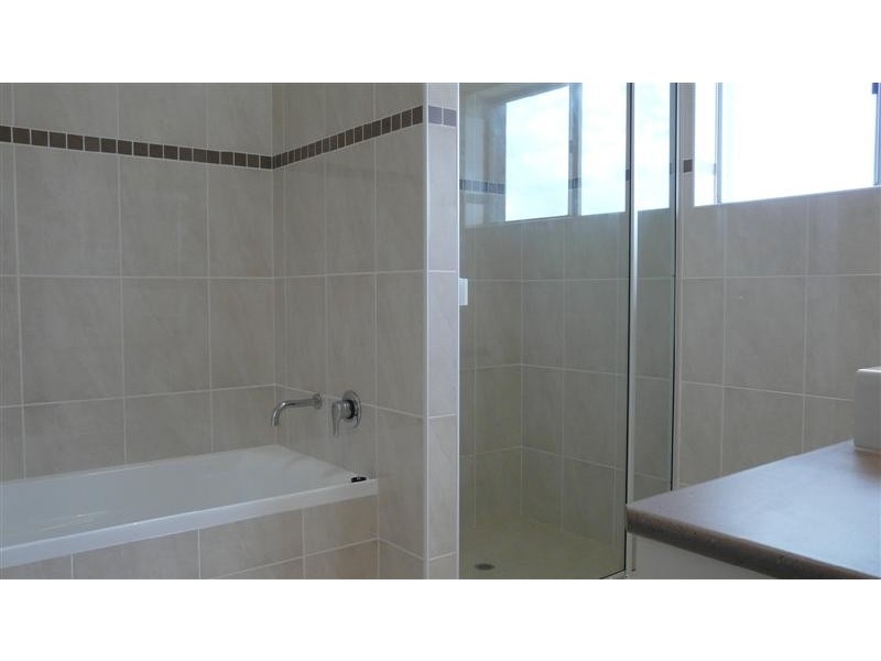 233 Etty Bay Road, Etty Bay QLD 4858