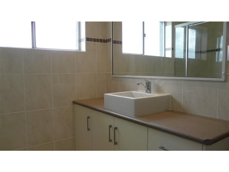 233 Etty Bay Road, Etty Bay QLD 4858