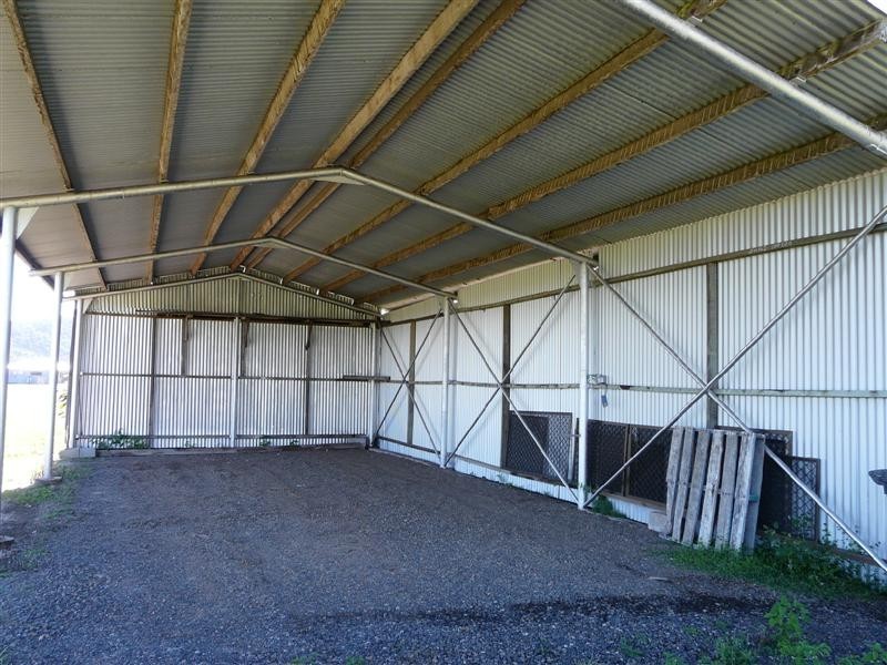 233 Etty Bay Road, Etty Bay QLD 4858