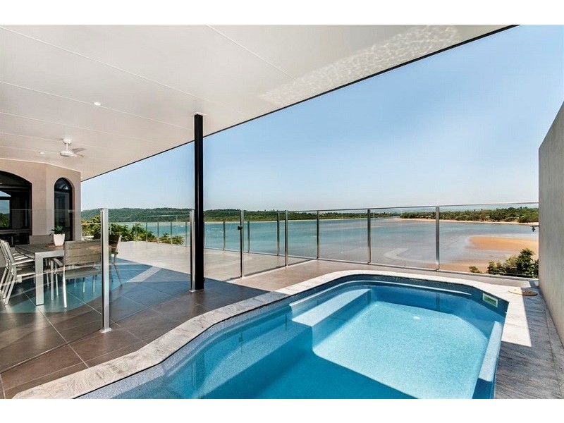 11 maria, Flying Fish Point QLD 4860