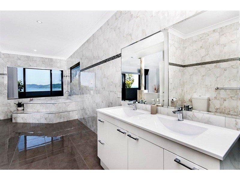 11 maria, Flying Fish Point QLD 4860