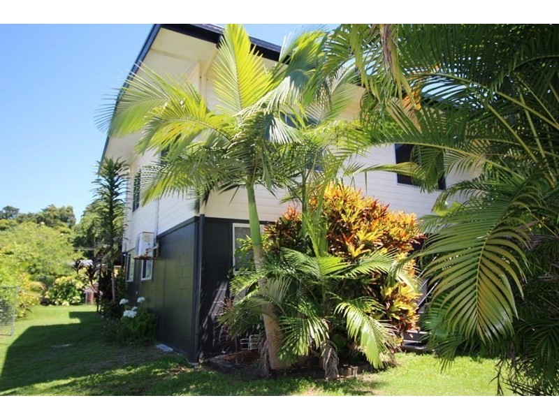 10 Hargreave Street, Kurrimine Beach QLD 4871