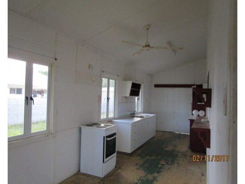 11 Esplanade, Flying Fish Point QLD 4860