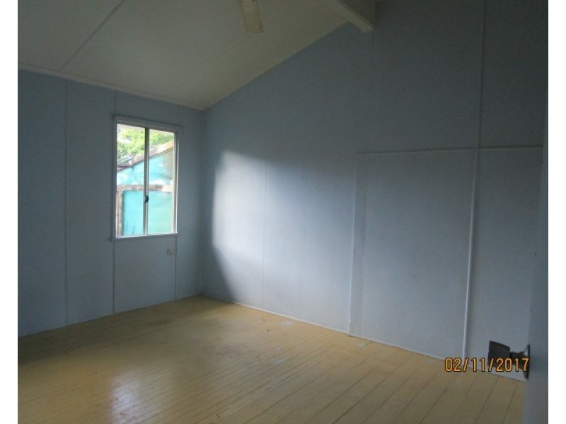 11 Esplanade, Flying Fish Point QLD 4860