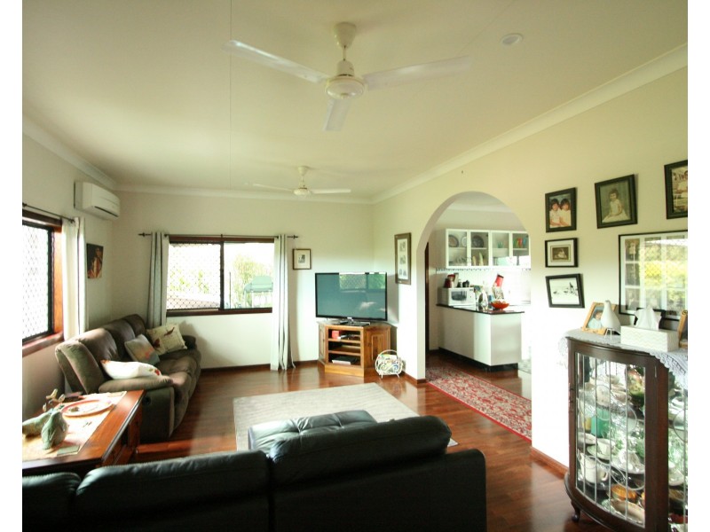 25 La Rocca Close, Etty Bay QLD 4858