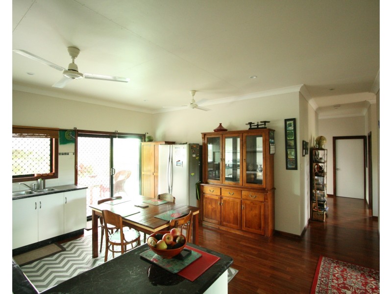 25 La Rocca Close, Etty Bay QLD 4858