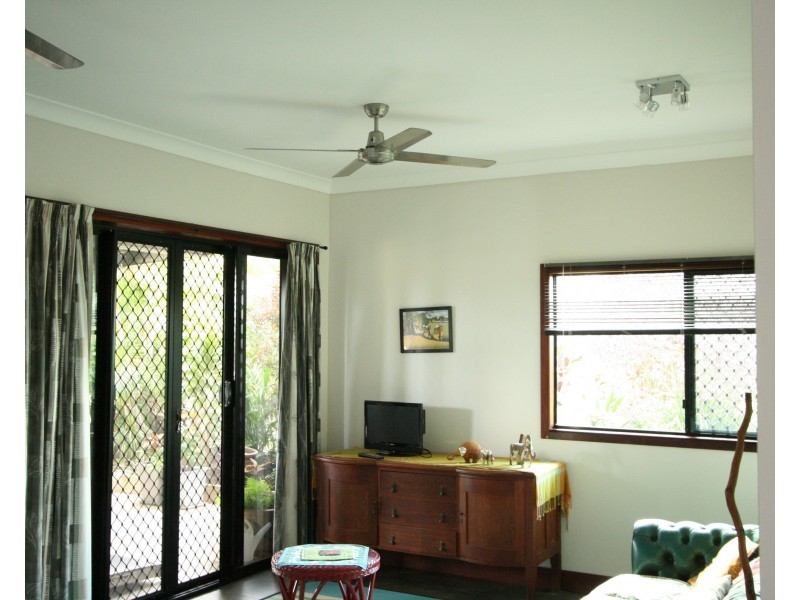 25 La Rocca Close, Etty Bay QLD 4858