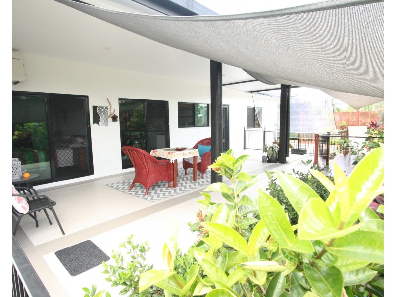 25 La Rocca Close, Etty Bay QLD 4858