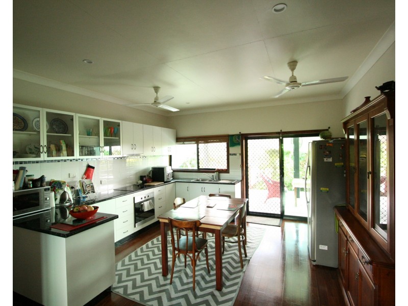 25 La Rocca Close, Etty Bay QLD 4858