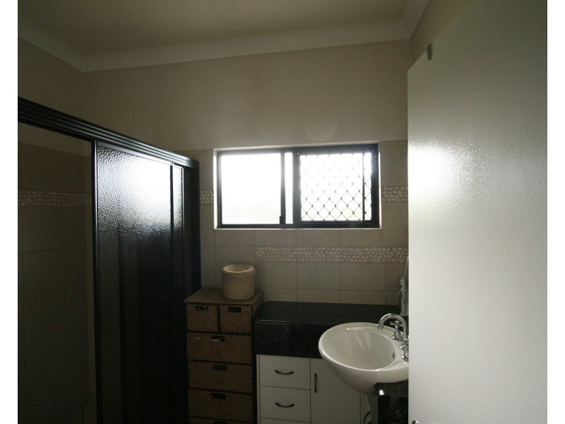 25 La Rocca Close, Etty Bay QLD 4858