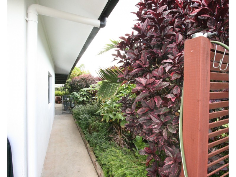 25 La Rocca Close, Etty Bay QLD 4858