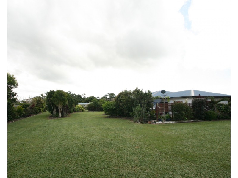 25 La Rocca Close, Etty Bay QLD 4858