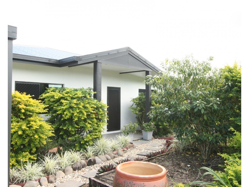 25 La Rocca Close, Etty Bay QLD 4858