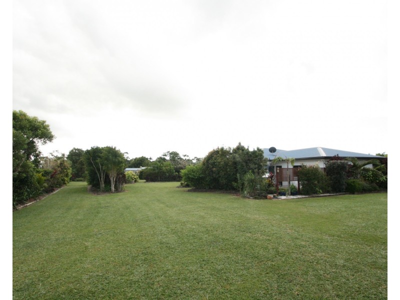 25 La Rocca Close, Etty Bay QLD 4858