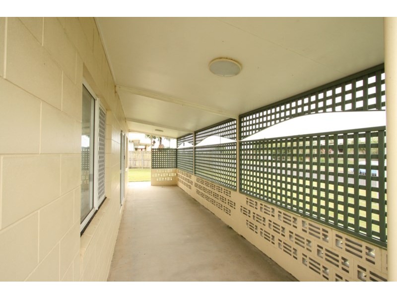 2 Schmidt Street, Etty Bay QLD 4858