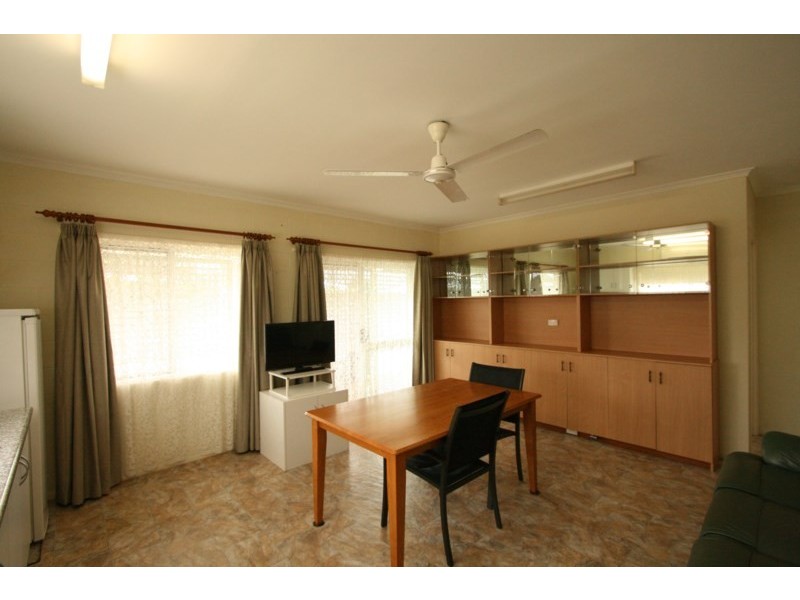 2 Schmidt Street, Etty Bay QLD 4858