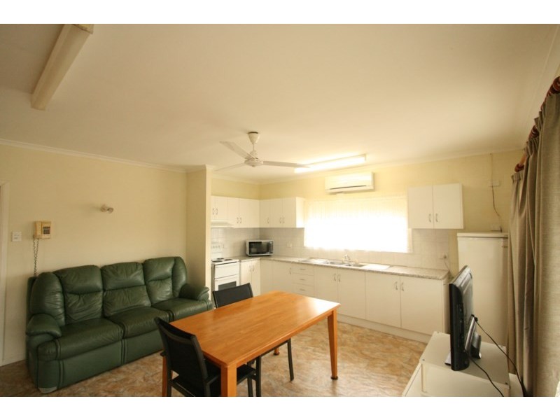 2 Schmidt Street, Etty Bay QLD 4858