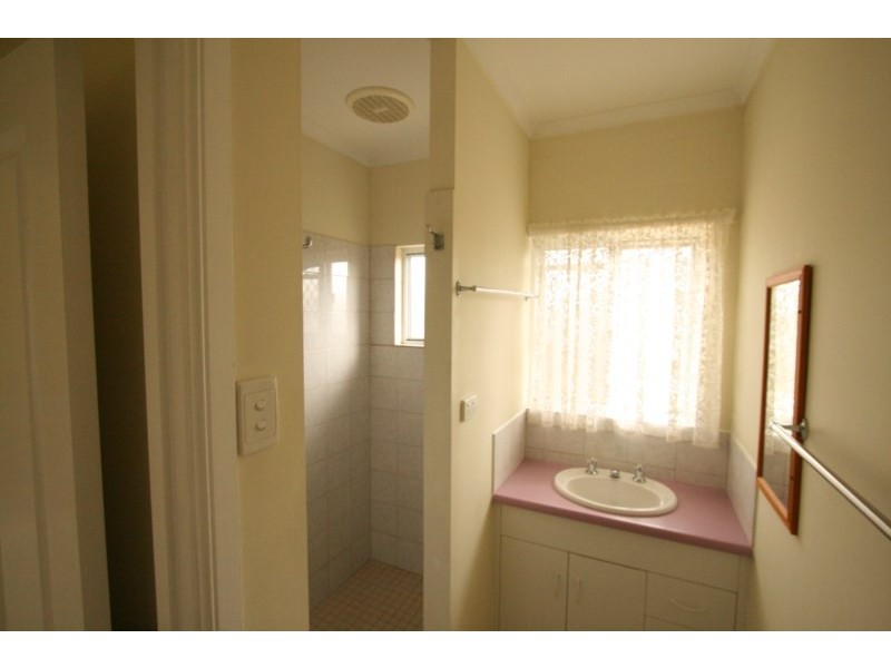 2 Schmidt Street, Etty Bay QLD 4858