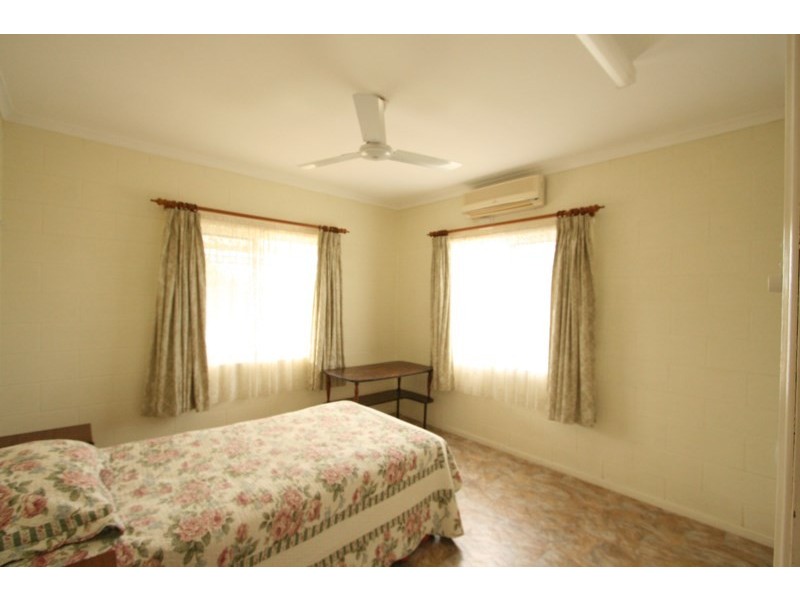 2 Schmidt Street, Etty Bay QLD 4858