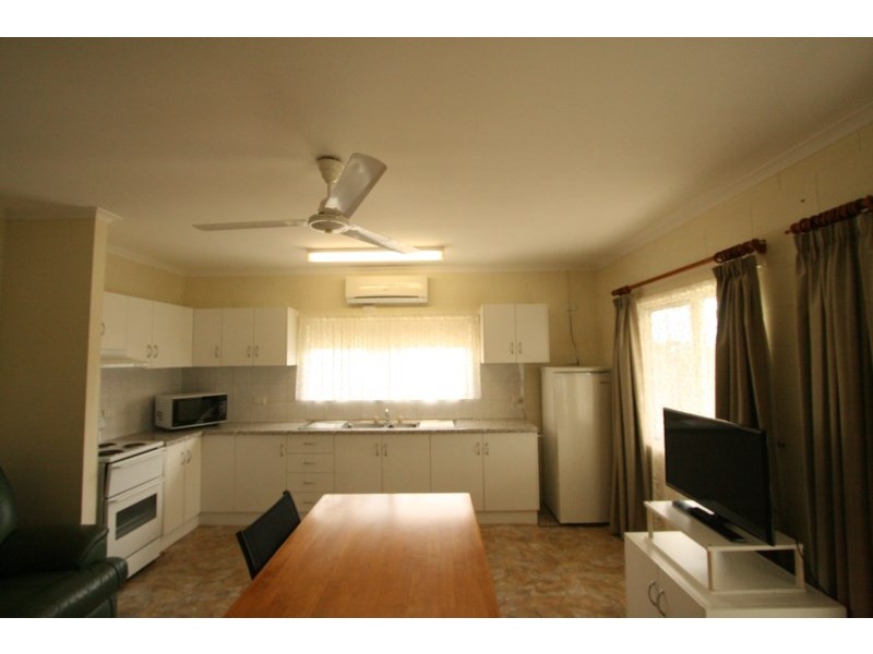 2 Schmidt Street, Etty Bay QLD 4858