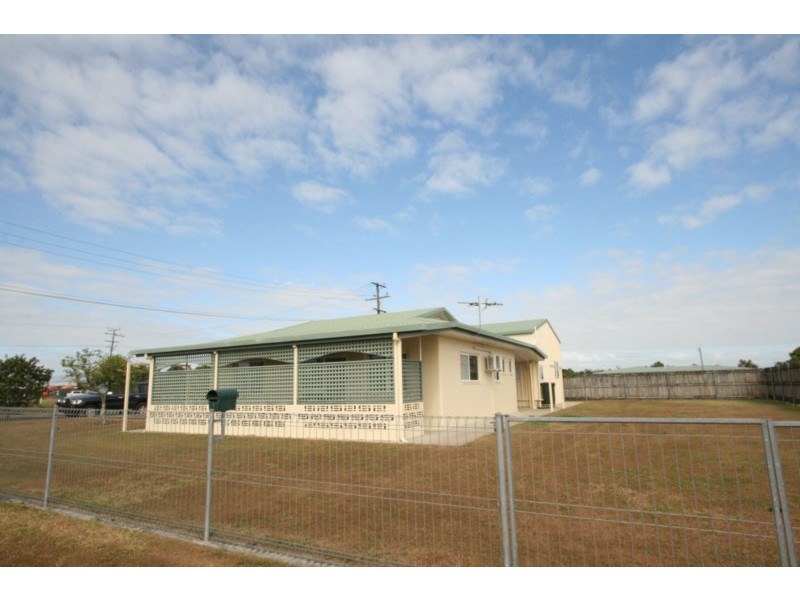 2 Schmidt Street, Etty Bay QLD 4858