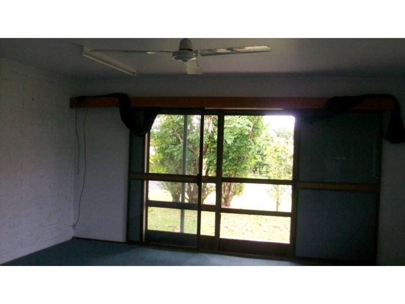 2/19 Feldt Street, Flying Fish Point QLD 4860