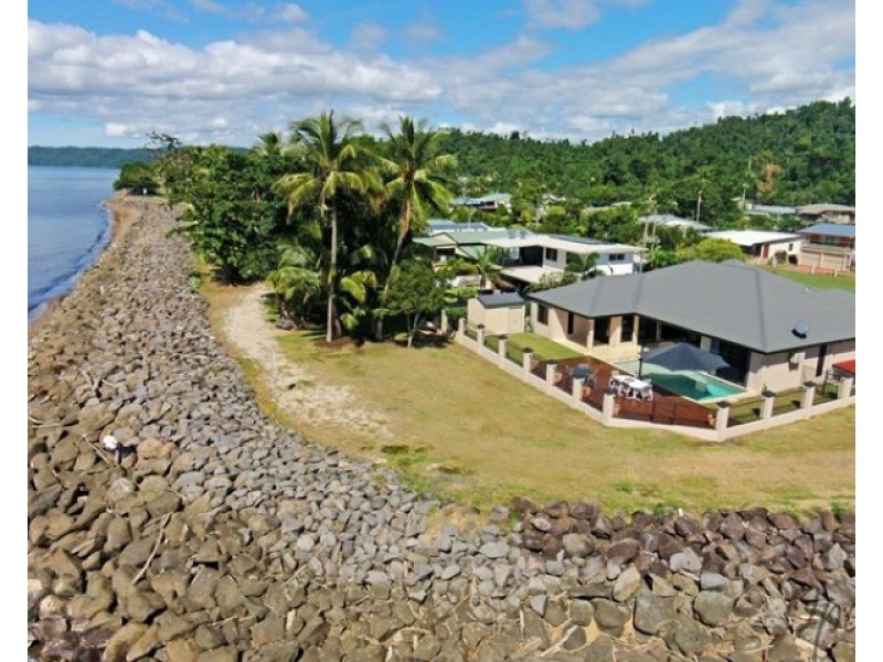 30 Feldt Street, Flying Fish Point QLD 4860