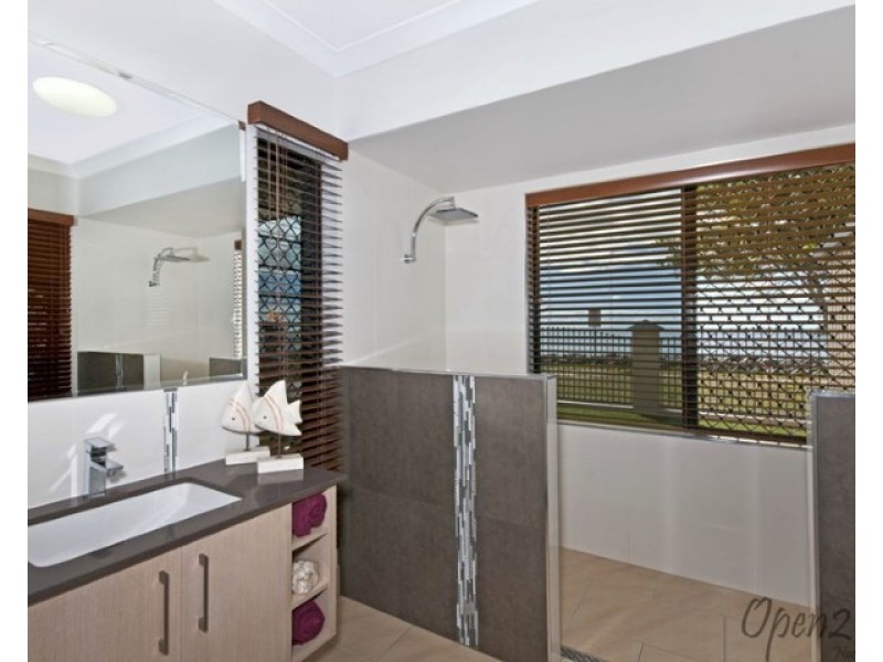 30 Feldt Street, Flying Fish Point QLD 4860