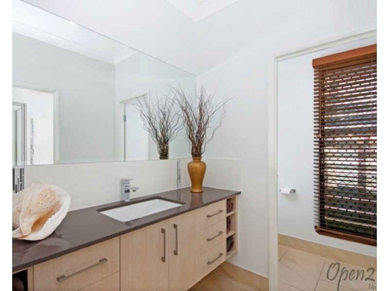 30 Feldt Street, Flying Fish Point QLD 4860