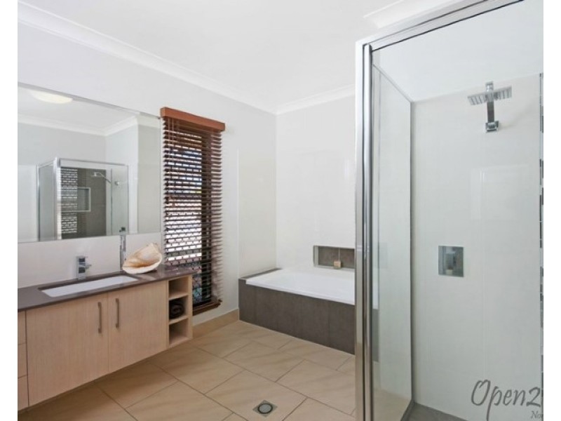 30 Feldt Street, Flying Fish Point QLD 4860
