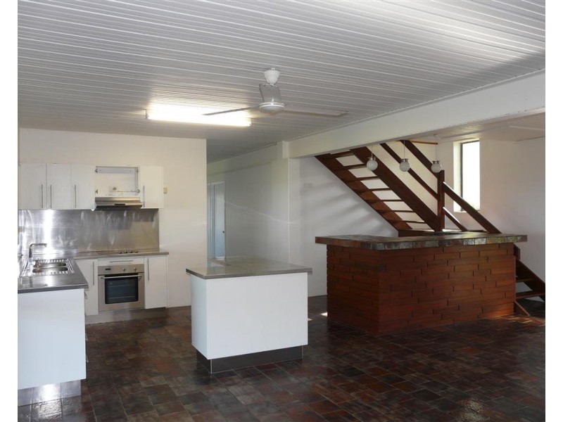 16 Feldt, Flying Fish Point QLD 4860