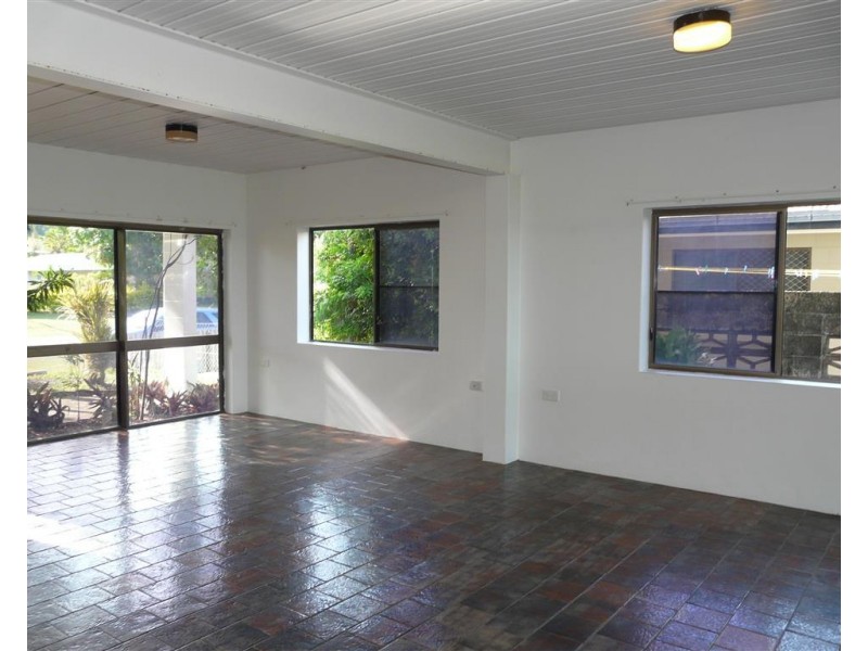 16 Feldt, Flying Fish Point QLD 4860