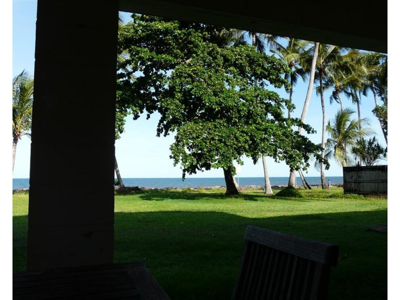 16 Feldt, Flying Fish Point QLD 4860