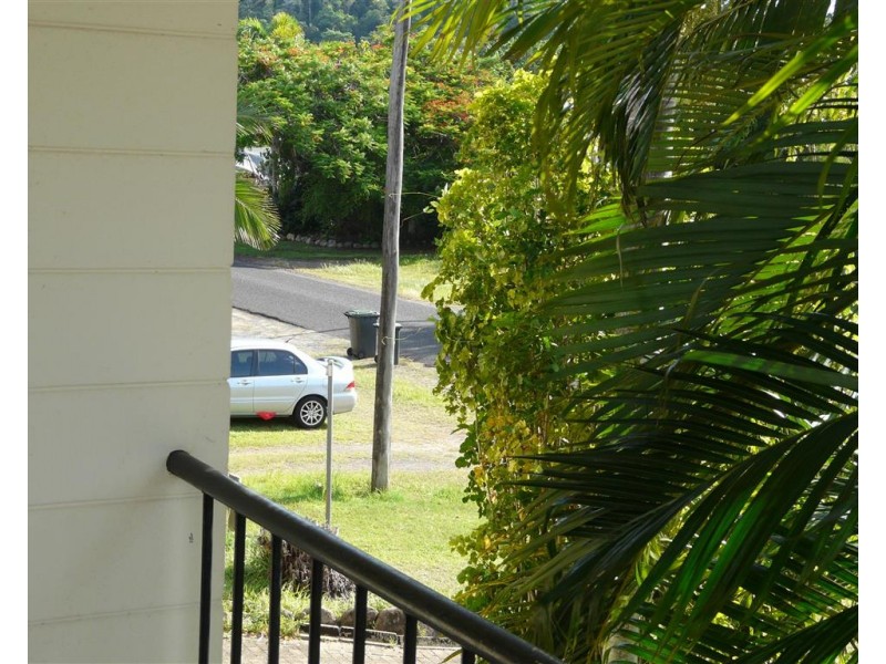 16 Feldt, Flying Fish Point QLD 4860