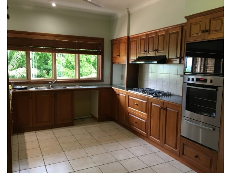 423 Palmerston Highway, Belvedere QLD 4860