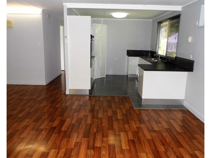 32 MAUD, Flying Fish Point QLD 4860