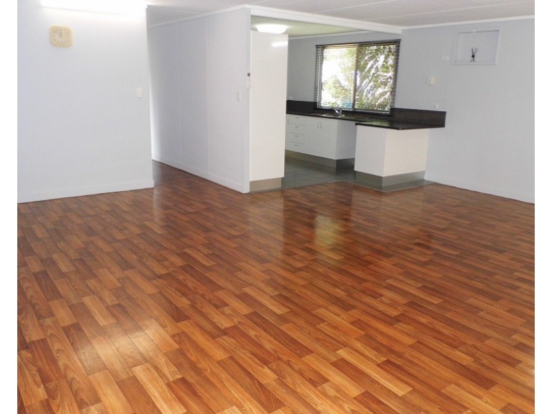 32 MAUD, Flying Fish Point QLD 4860