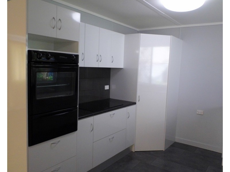 32 MAUD, Flying Fish Point QLD 4860