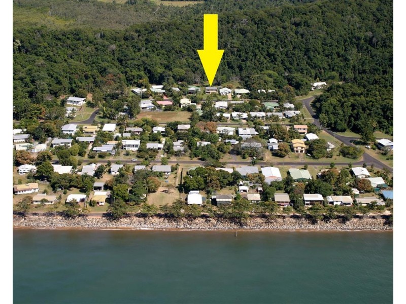 21 Enid Street, Flying Fish Point QLD 4860