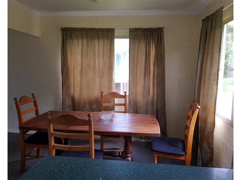 21 Enid Street, Flying Fish Point QLD 4860