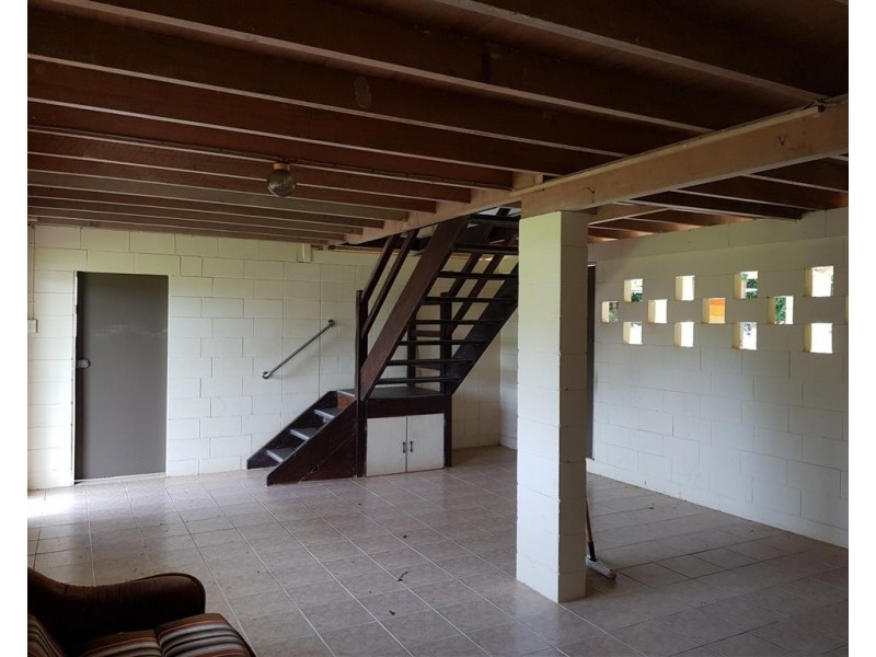 21 Enid Street, Flying Fish Point QLD 4860