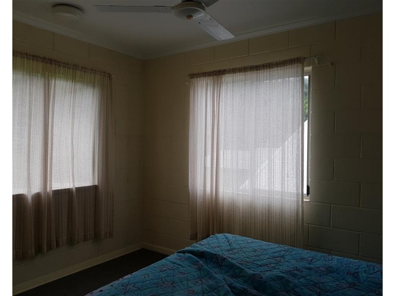 21 Enid Street, Flying Fish Point QLD 4860