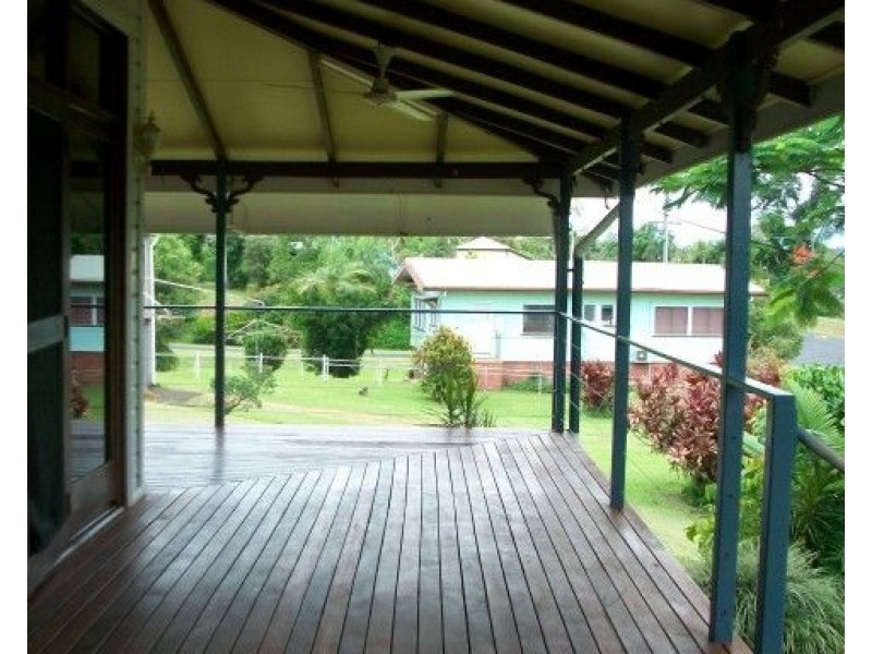 17/19 Coronation Drive, Innisfail QLD 4860