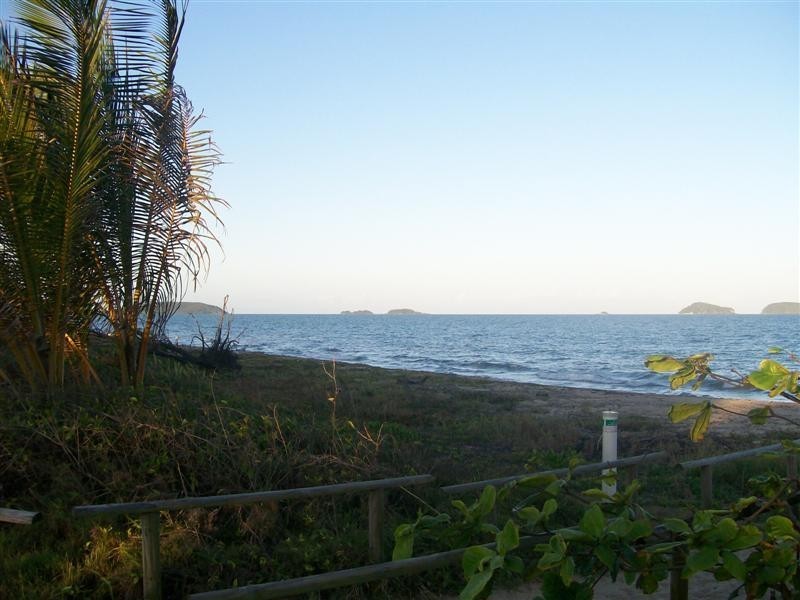 6 Barakaoan Road, Cowley Beach QLD 4871