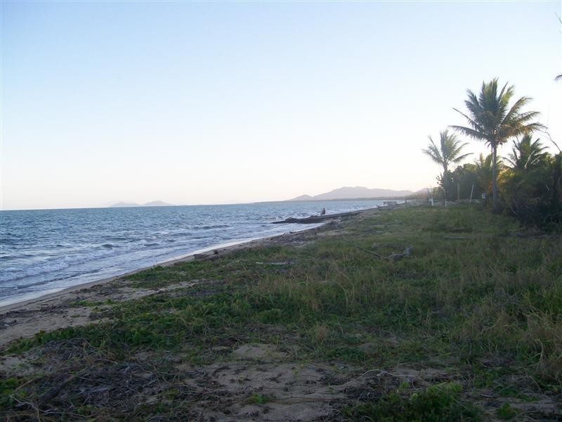 6 Barakaoan Road, Cowley Beach QLD 4871