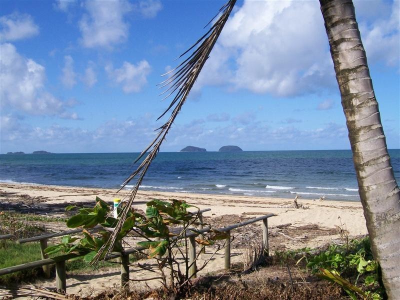 6 Barakaoan Road, Cowley Beach QLD 4871